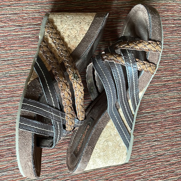 Skechers Women’s Brown Slide On Heeled Sandals. Good Condition. Size 8. - Picture 1 of 13
